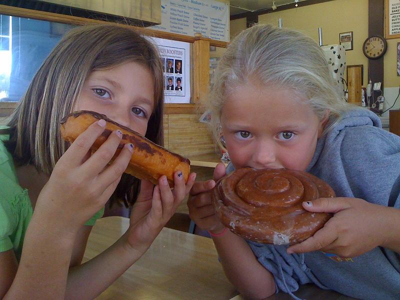 img_0521.jpg - a little morning snack