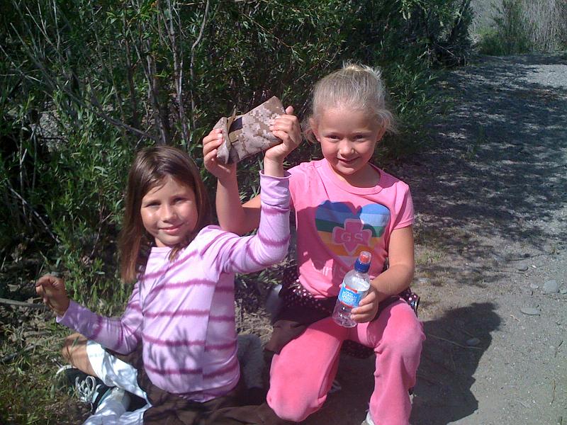 img_0390.jpg - Geocaching - found it!