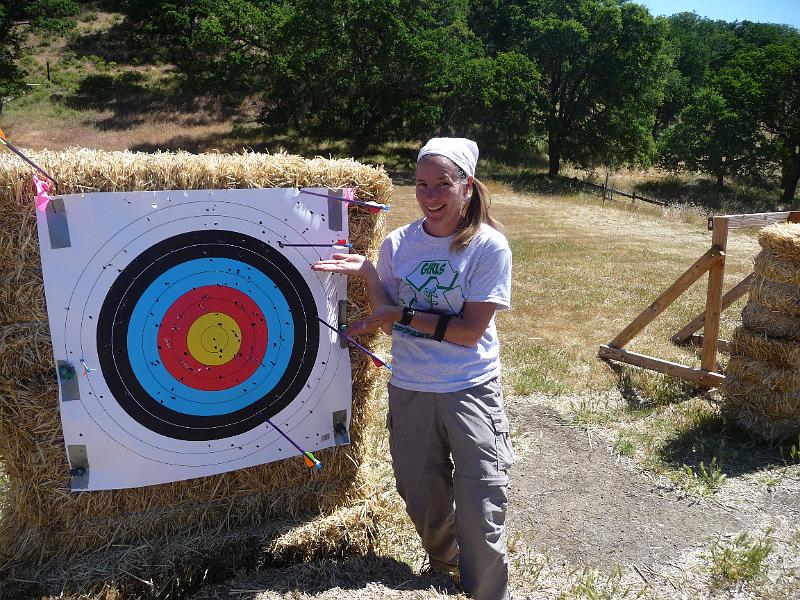 p1040621.jpg - Mary's first try at archery